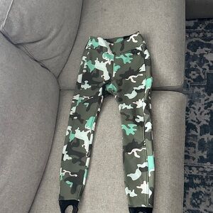 OBERMEYER Women’s Camo ski Active Leggings in Green size 4